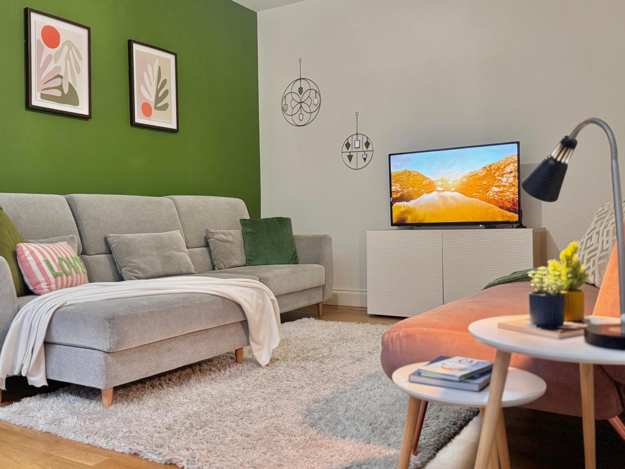 Modern 1-Bed Apt 30Min To Central London & Parking Exterior photo