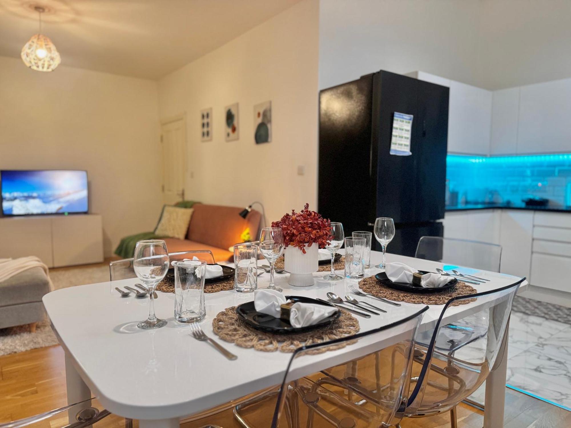 Modern 1-Bed Apt 30Min To Central London & Parking Exterior photo