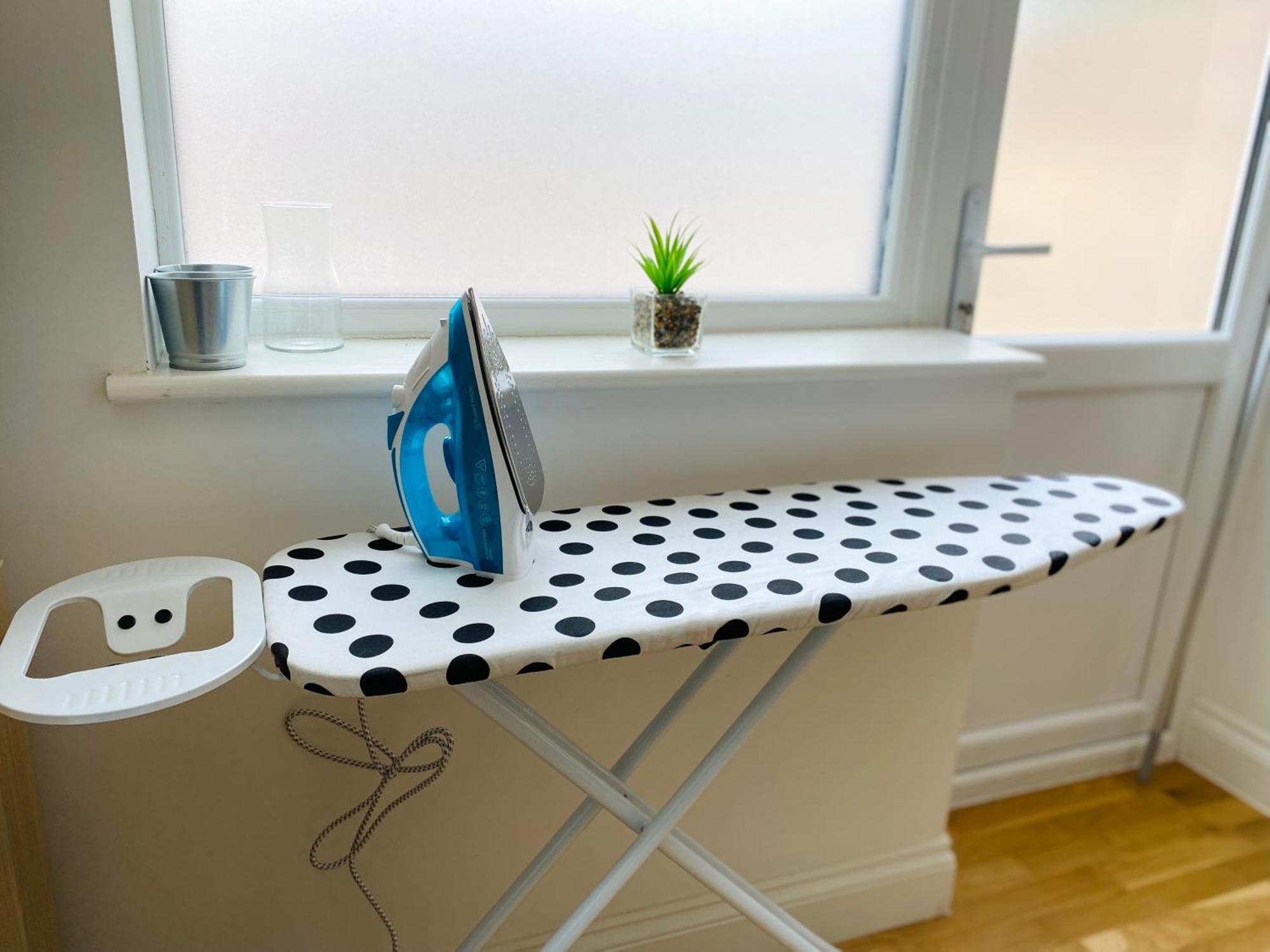 Modern 1-Bed Apt 30Min To Central London & Parking Exterior photo
